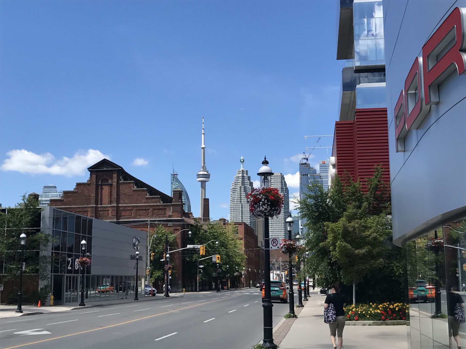 distillery district vyhled na cn tower